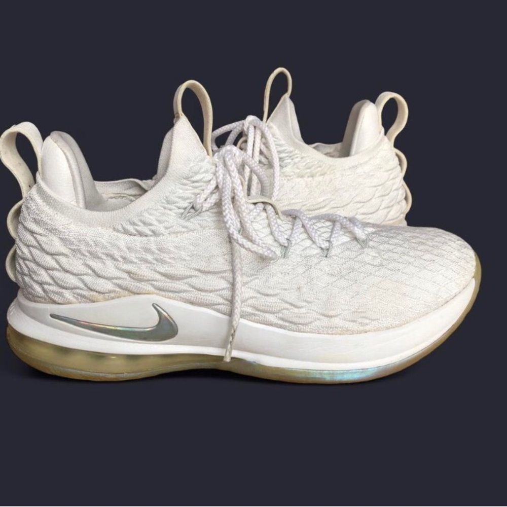 Nike Lebron 15 Low Sneakers Men 10.5 A0175-100 XV Basketball Athletic Streetwear